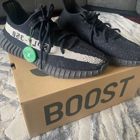 Adidas Yeezy Boost 350 V2 core black white - Picture 1 of 4